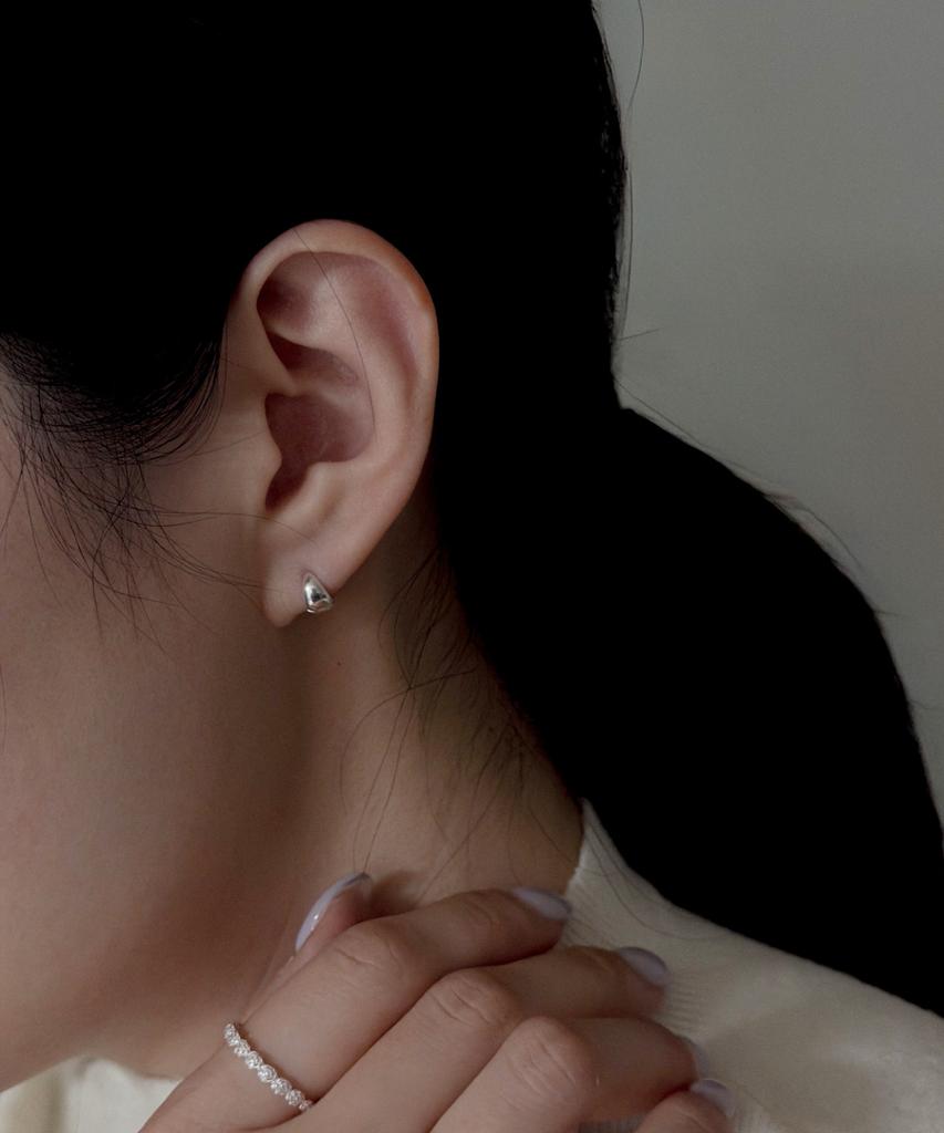 Knosis [925 Silver] Tiny Earrings