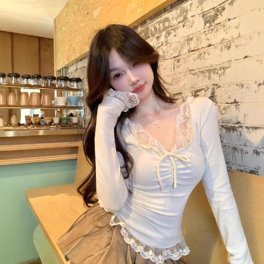 Women's Slim-Fit V-Neck Lace Top - Spring Collection