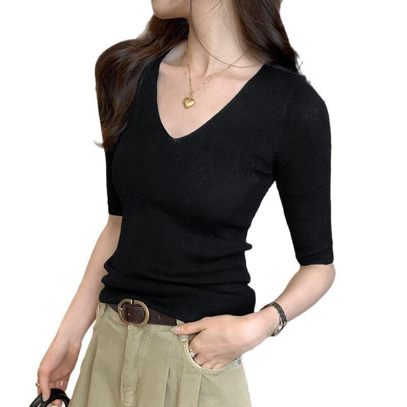 A Charming and Elegant Slim-fitting Mid-sleeve Sweater for Women Unique and Beautiful Inner Layering Top for Spring and Autumn