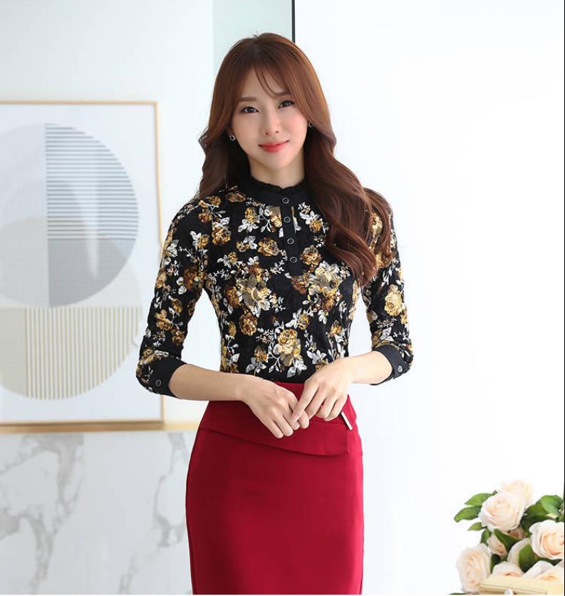 Female Autumn and Winter Plus Velvet Plus Size Ladies Lace Sweater Elegant Temperament Sweater Versatile Slim Casual Shirt