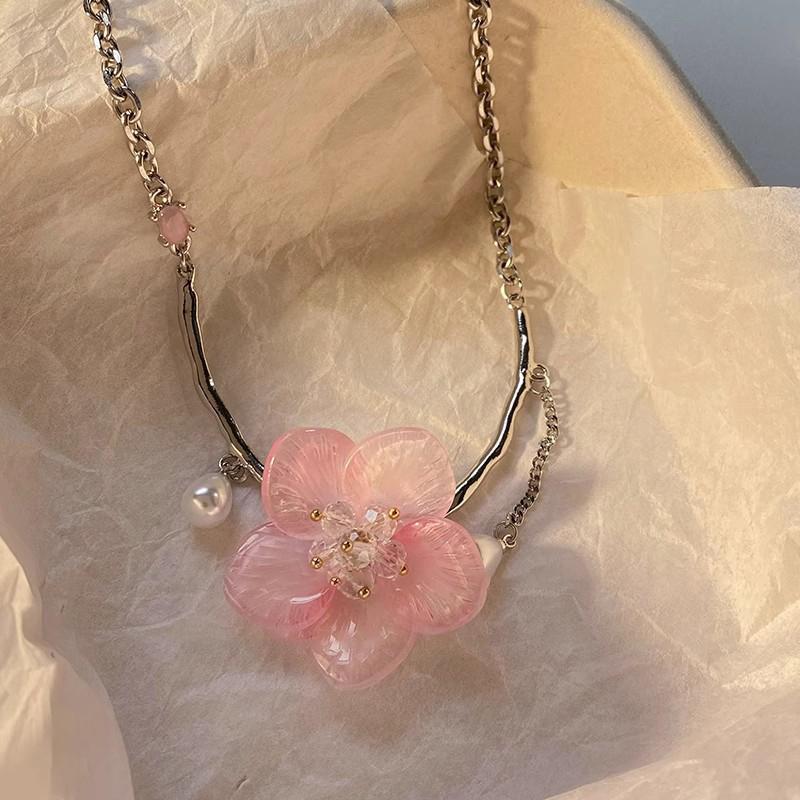 Romantic Niche Pink Sweet Flower Collarbone Chain Versatile Temperament Necklace Women Pearl Fringe Collarbone Chain