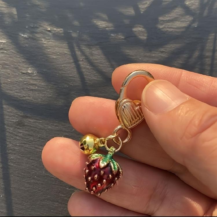 Set Of 3 Realistic Strawberry Keychain Ornaments Lobster Clasp Keyring Decorative Accessory for Keys Bags and Phones
