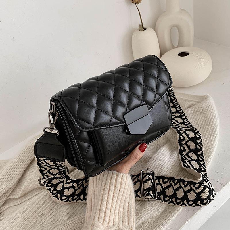 Summer 2025 New Popular Bag High Sense Internet Celebrity Small Square Bag Fashion Texture Messenger Bag Versatile Shoulder Bag