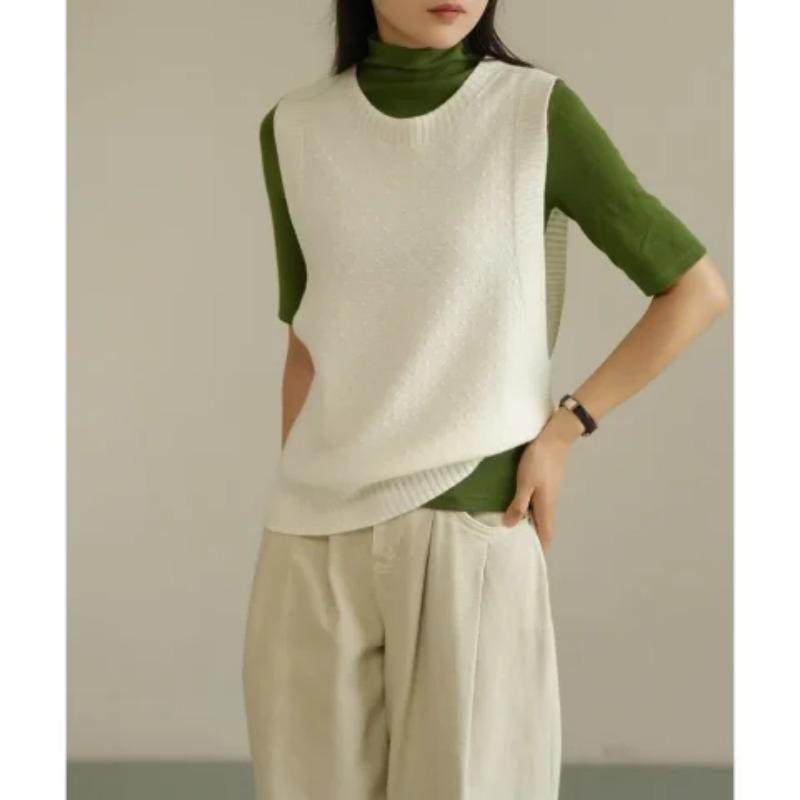 Layering A Vest for Women, Wearing A Loose Sleeveless Round-neck Sweater Over A Waistcoat and A Knitted Waistcoat Inside