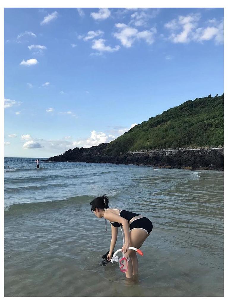 2026 New Women's Sexy Halter Solid Color Split Bikini Swimsuit