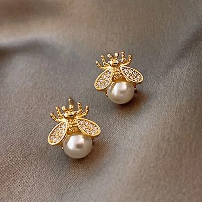 Korean Cute Honey Bee Pearl Stud Earrings for Women Exquisite Crystal Small Insects Designer Earring Party Jewelry Birthday Gift