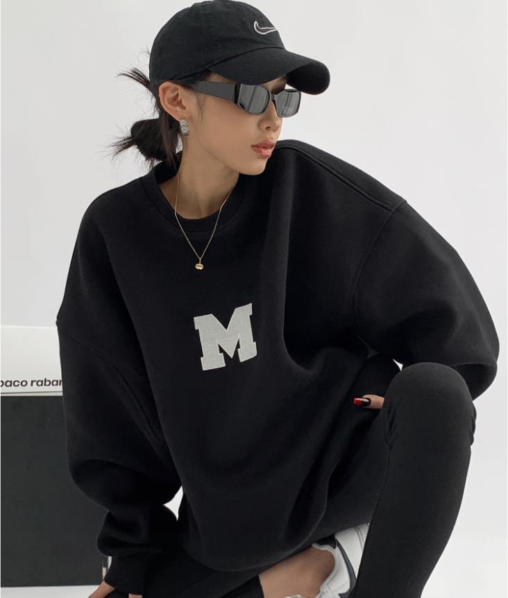 Women Loose Pullover Hoodies Students Fashion Embroidered Letter Sweatshirt Ladies Round Neck Sweater Velvet Autumn New Korean Style