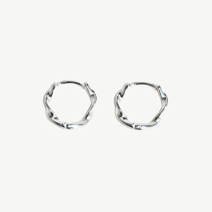 Wave Silver Earrings_Aura Wave Earring.