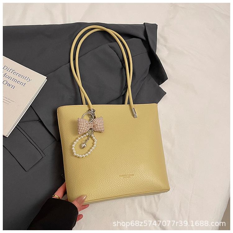 2025 New Simple Commuter Underarm Bag Stylish Large Capacity Shoulder Bag Retro Textured Women's Tote Bag