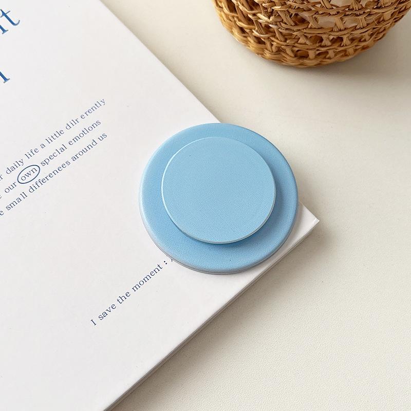 

1pc Round Magnetic Air Cushion Stand, Portable Lightweight Foldable Smartphone Ring Holder with Colorful Design,Lazy Selfie Grip