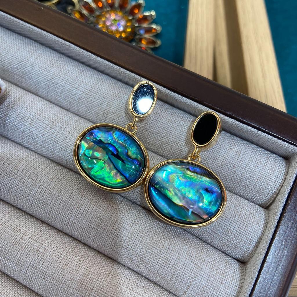 French Oval Natural Abalone Shell Earrings 18K Plated Real Gold Light Luxury High-End Retro Versatile Earrings