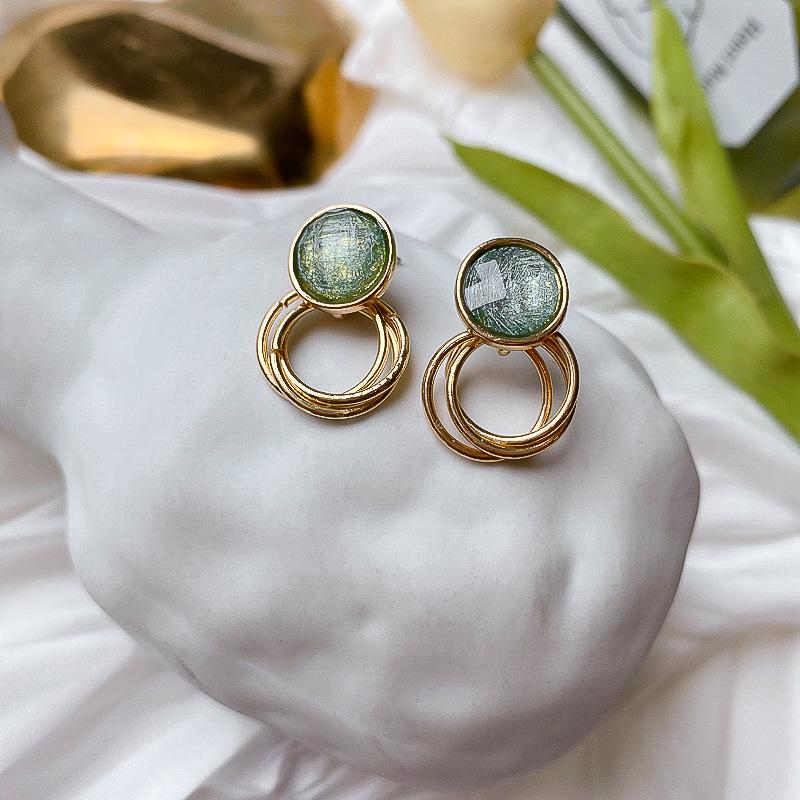 Exquisite Green Gem Dangle Earrings with Silver Needle - Elegant Statement Jewelry for Every Occasion