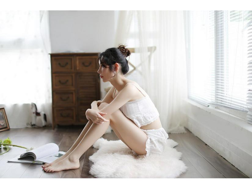 Night Listen Fragrance Lingerie: Sexy Backless Suspender Set with Split Pajamas & Sleep Pants for Women