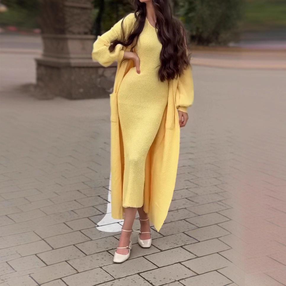 

2025 Осень Женское Вязаное Длинное Платье с Карманами и Приталенным Кардиганом с Круглым Вырезом. M жёлтый