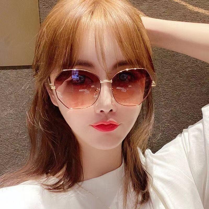 Trendy Korean Style Women's Polarized Sunglasses with Irregular Frame and UV Protection