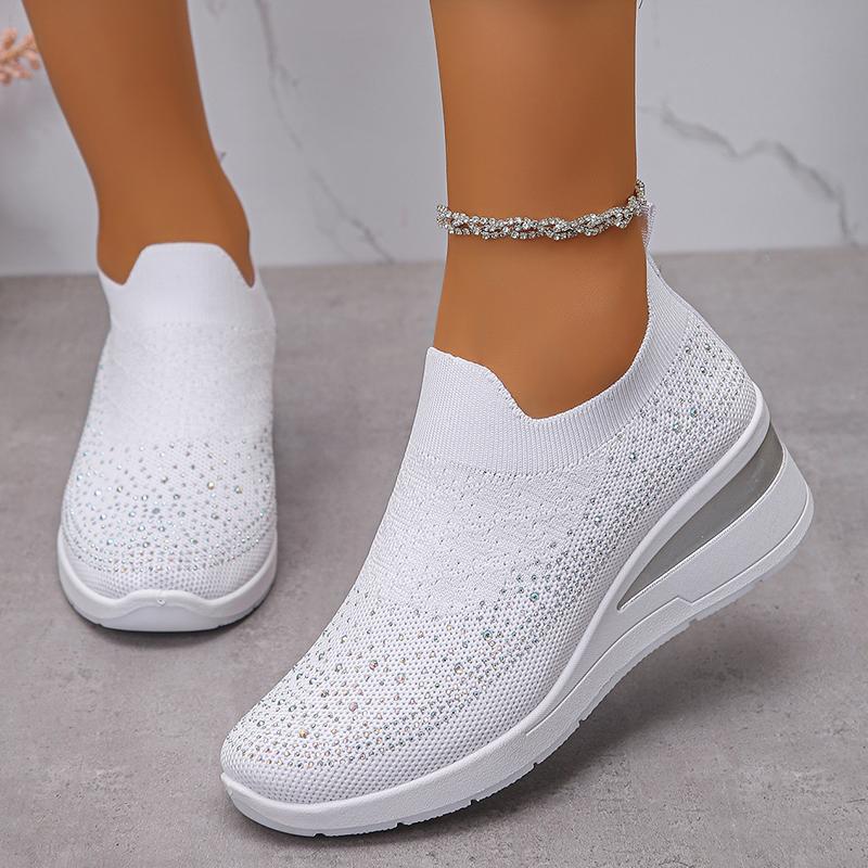 Klapki na koturnie z ozdobą z dżetów dla kobiet Oddychające dzianinowe antypoślizgowe buty do biegania Kobieta Wygodne wsuwane Białe buty sportowe