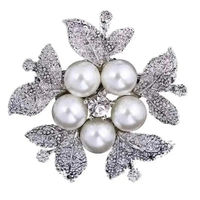 Fashion Pearl Studded Diamond Brooch Elegant Alloy Rhinestone Brooch Women's Clothing Accessories New Jewelry Brooche