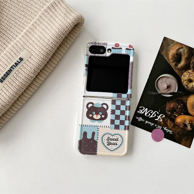 For Samsung Galaxy Z Flip 6 5 4 3 Case Cartoon Bear Bracelet Straight Edge Shockproof Cover For Samsung Z Flip6 ZFlip6