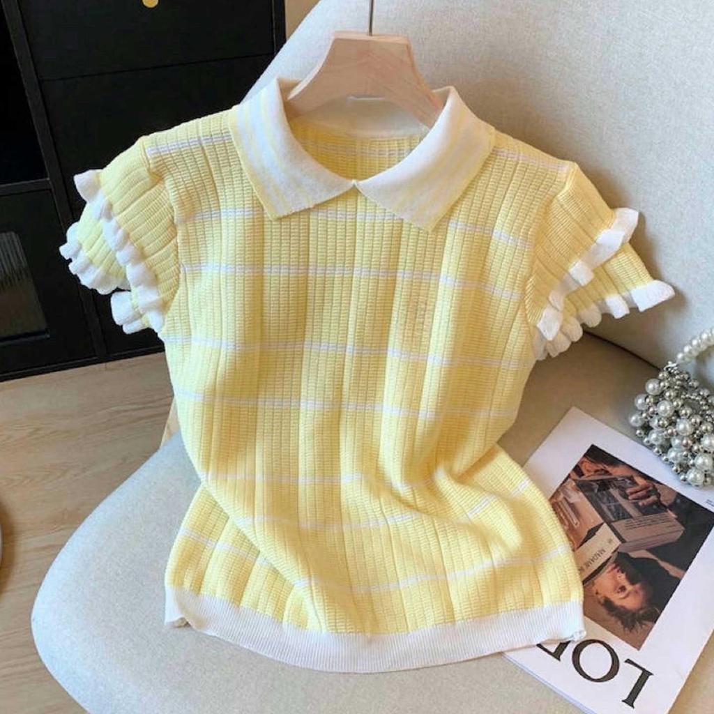 Elegante Top de Punto con Rayas de Encaje en Contraste y Solapa - Manga Corta, Moda Femenina Verano 2026.