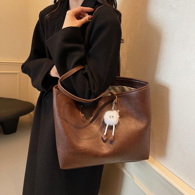 Versatile Bag Women's Large-capacity New Casual Shoulder Bag Fashionable Solid Color Commuter Tote Bag