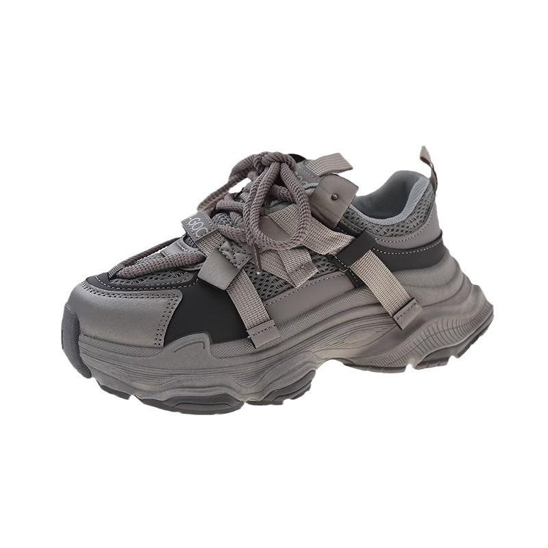 Platform dad shoes for women and small people increase in height. New early autumn muffin casual sports shoes are lightweight.
