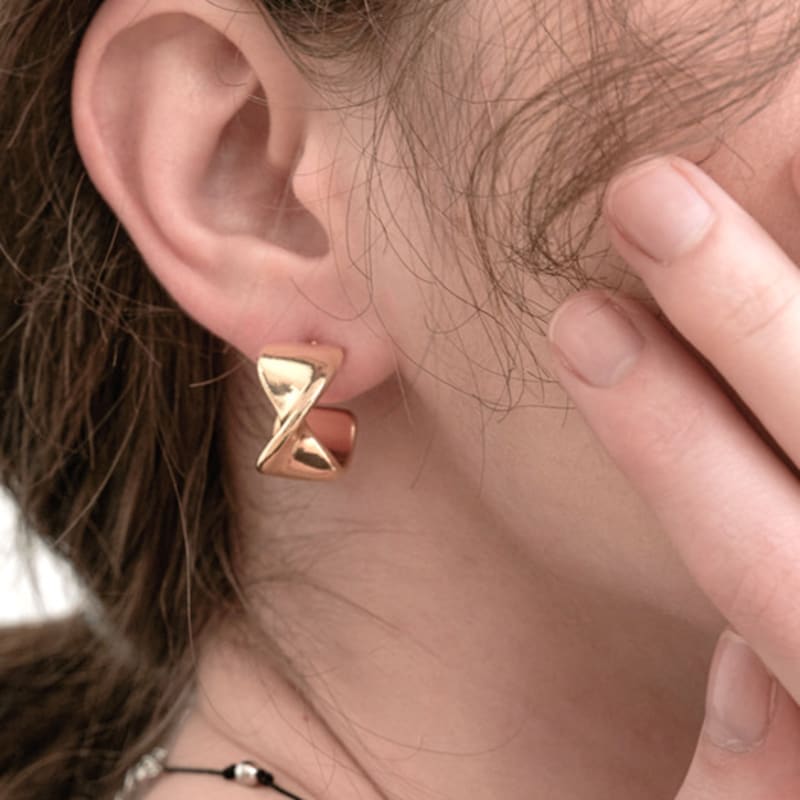 Halden Center Twist Round Earrings (E057_gold)