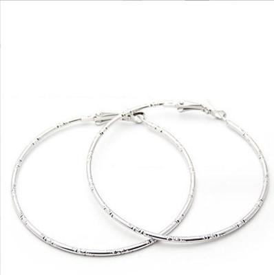 Kore Modası Oyuk Halka Küpeler: Basit, Lüks ve Eşsiz