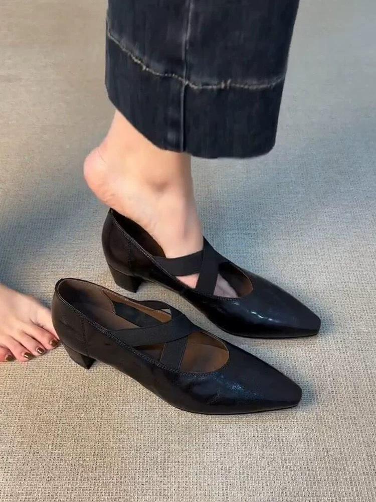 Retro Mary Jane Schuhe aus Leder mit kleinem quadratischem Kopf und gekreuzten Riemen für Damen, 2025 neue Frühjahrsschuhe mit dickem Absatz, mittelhohem Absatz und für den Arbeitsweg