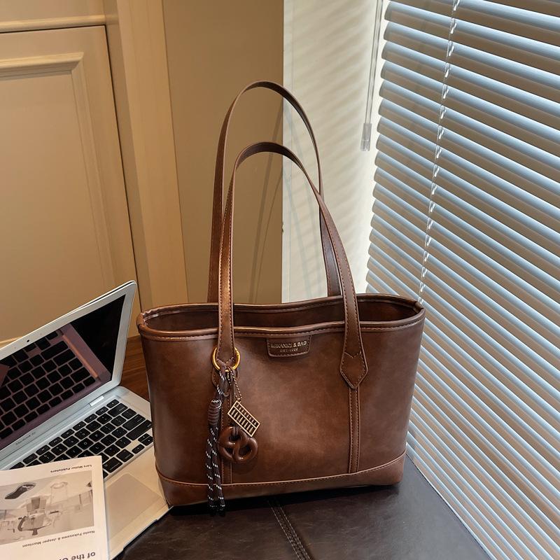 Commuter women's new retro fashion casual large-capacity armpit bag high-end shoulder bag
