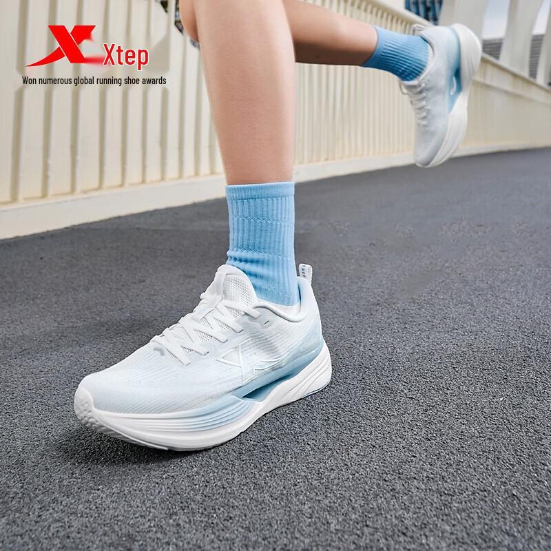 Xtep Women's Breathable Mesh Cushioning Running Shoes
