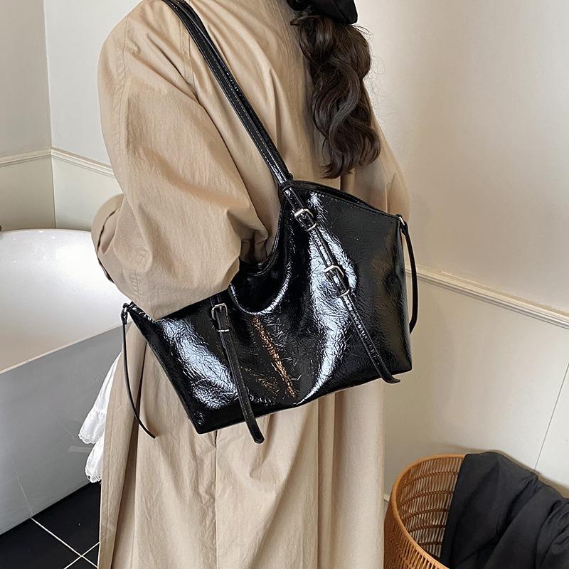 Women's bag new trendy retro commute to work tote bag large capacity shoulder bag underarm bag