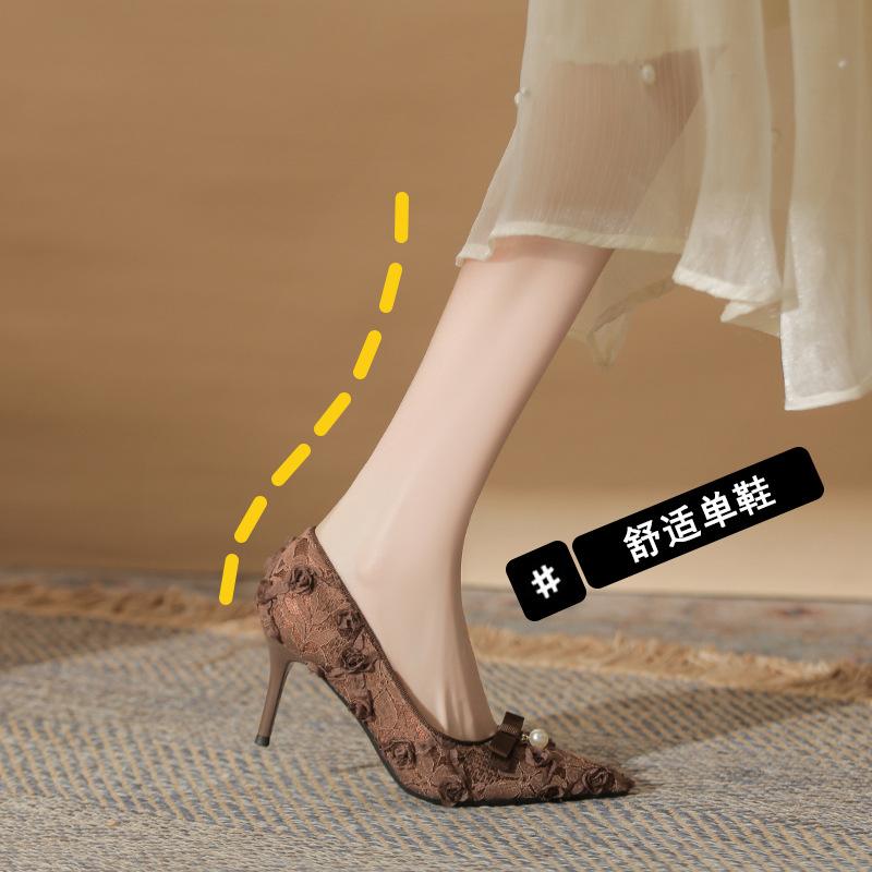 Fashion Show Flower Shoes Gentle Lady Autumn and Winter New Versatile Fine Heel Pointed Pearl Shallow Mouth Single Shoes Women