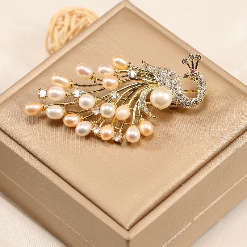 Koreanische Mode Süßwasserperlen & Zirkon Pfauenbrosche für Cheongsam und Übermantel - Herbst/Winter Kollektion