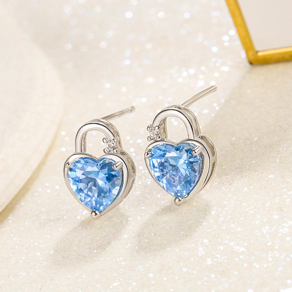 Simple and High-end, Fresh and Sweet, with Locks In the Heart Earrings