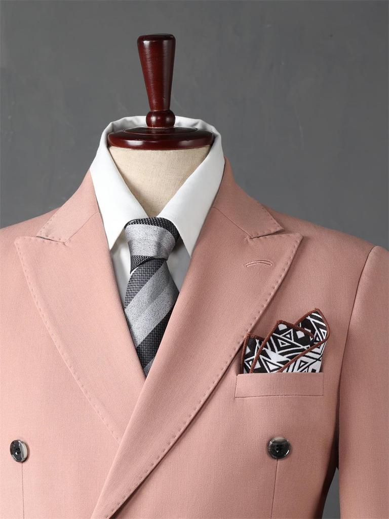 Herren Slim-Fit Dreiteiler: Trendige Business- und Hochzeitsmode.