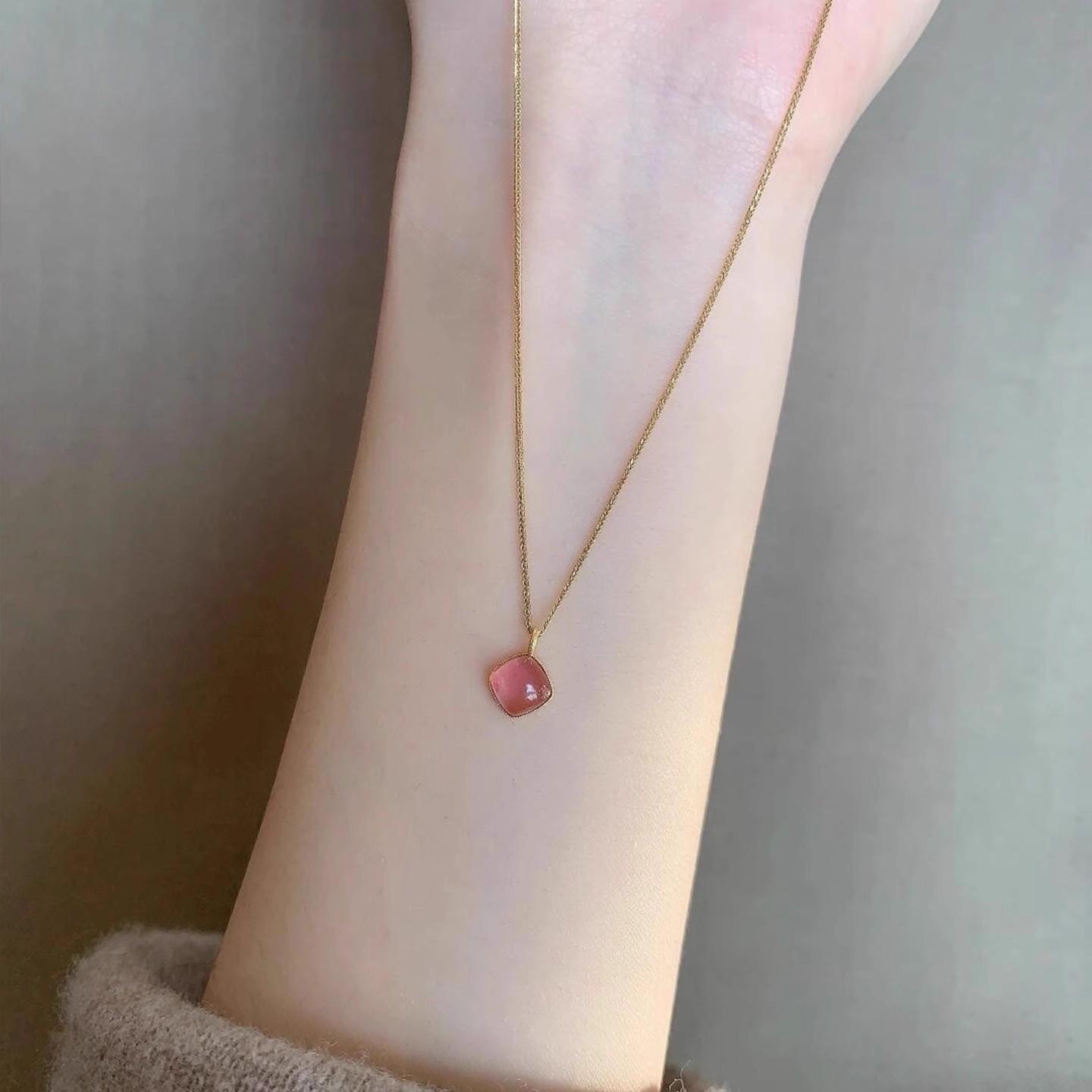 

New Chinese tourmaline small sugar cube necklace women s niche design high-end versatile retro collarbone chain