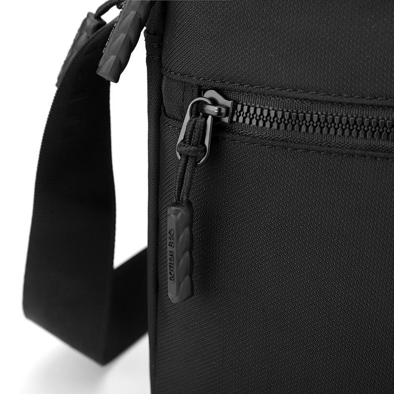 Men's Shoulder Bag Lightweight Multi-Compartment Crossbody Bag