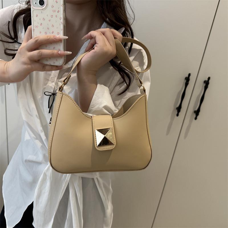 Simple Solid Color Gold Buckle Decoration Women Casual Shoulder Bag For Daily