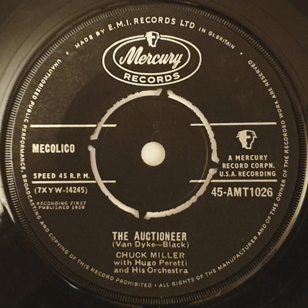 

7-дюймовая пластинка CHUCK MILLER THE HUGO PERETTI ORCH The Auctioneer 45AMT1026 Mercury 1959 UK Rock Б/у