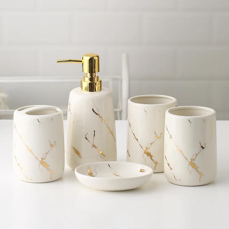 Ensemble de cinq pièces en céramique pour salle de bain : Porte-brosse à dents / Boîte à cotons-tiges / Bouteille d'aromathérapie Ensemble de salle de bain