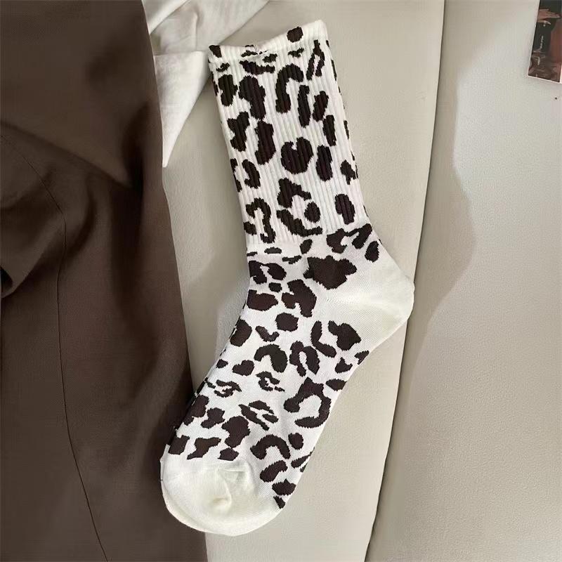 1 Pair Women's Socks Leopard Print Socks Four Seasons Mid-tubeSocks New High Waist PileSocks Fashion Middle Socks Women's Stocki
