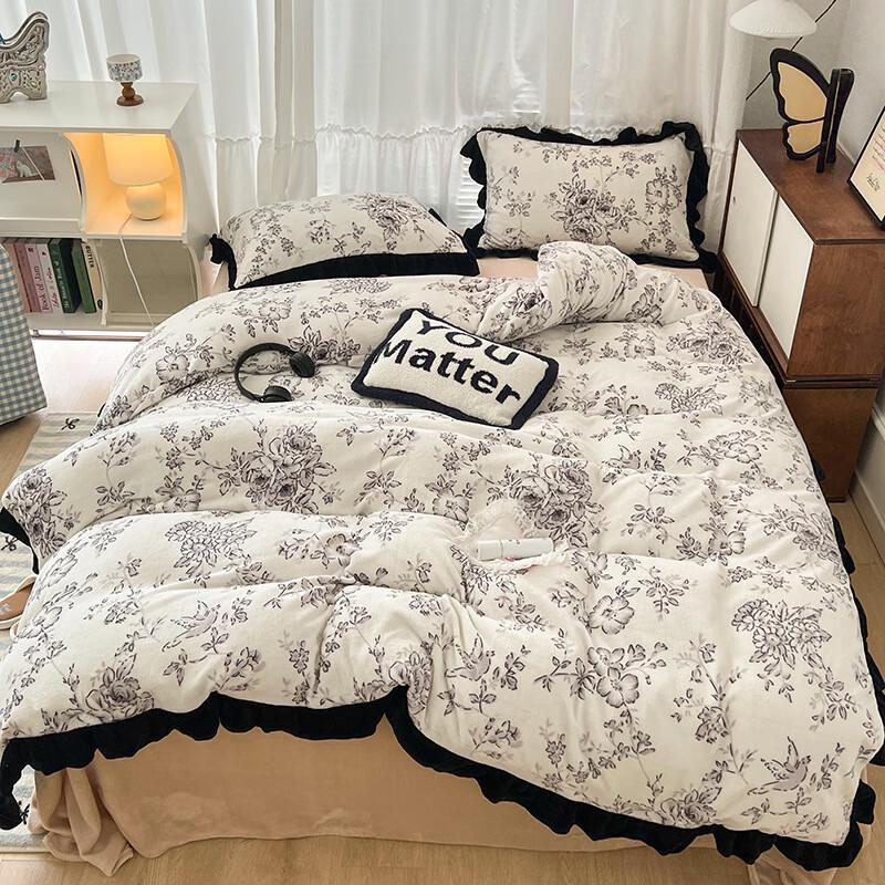 French Retro Black Butterfly Milk Velvet Fitted Sheet 4-Piece Bedding Set