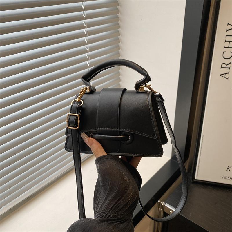 Mini Top Handle Crossbody Bag with Flap Metal Ring Detail, Chic Leather Shoulder Purse, Elegant Compact Handbag for Daily Party