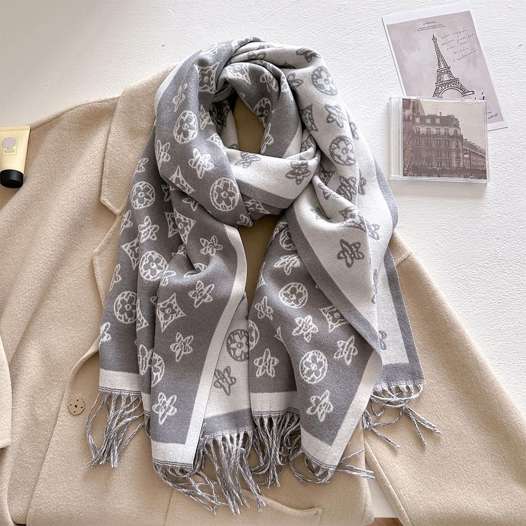 Autumn and winter new retro imitation cashmere jacquard scarf women's versatile thickened warm scarf long fringed shawl