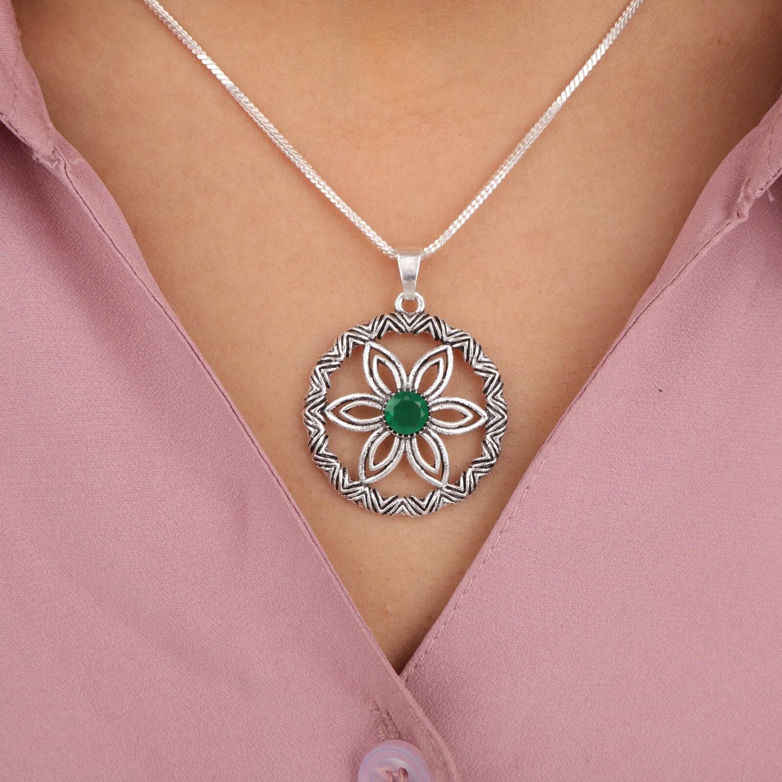 

Green Onyx Gemstone 925 Sterling Silver Handcrafted May Birthstone Pendant 1.48 CP-29-19