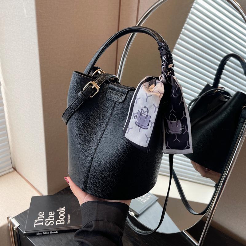 2024 New Women'S Bag Fashion Simple Shoulder Bag High Quality Design Handbag Pu Commuter Luxury Hot Selling Bolsas Para Mujeres
