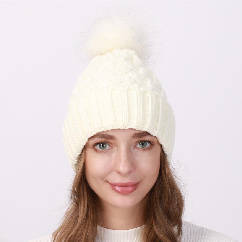 New European and American Fleece and Thickened Woolen Hat A Fashionable Outdoor Cold Proof and Warm Knitted Hat for Women In Autumn and Winter