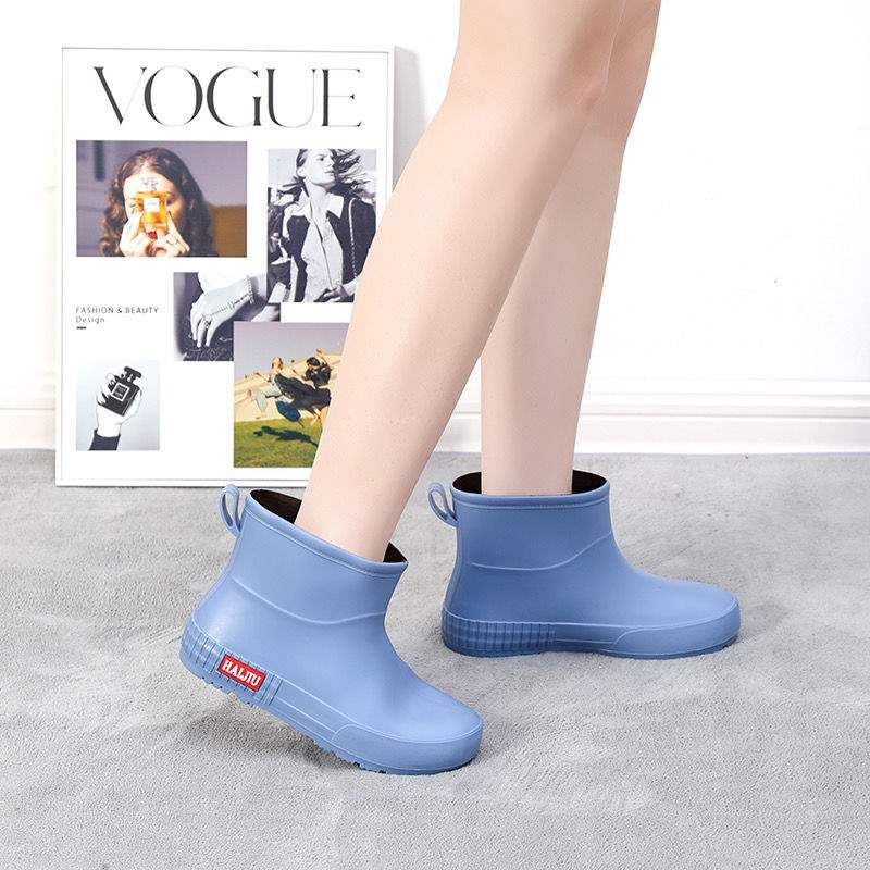 Medium tube rain shoes women's non-slip short tube rubber shoes fleece warm water shoes kitchen waterproof shoes women's lightweight flat rain boots