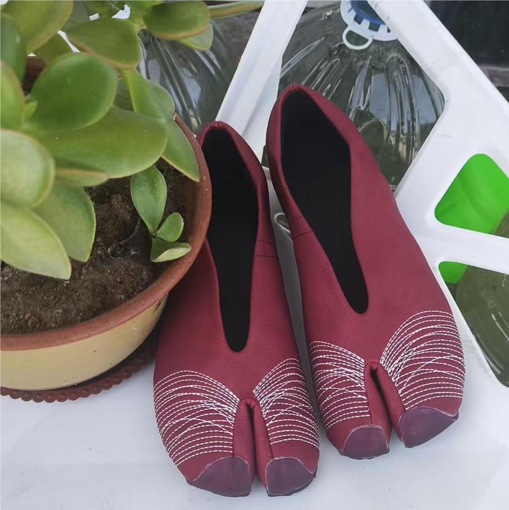 Fashion Women's Split-Toe Pig Hoof Shoes Spring Autumn Tabi Flats Bottom Slip-On Bean Walking Sneakers Comfortable Genuine Leather Upper