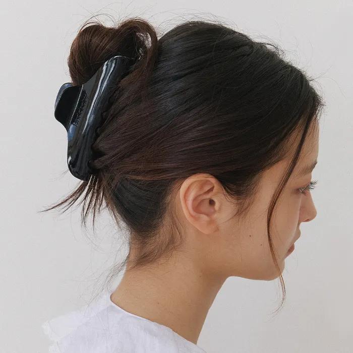 kinda essential large hair clip - black